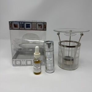 Bath & Body Works Candle Co. Perfect Christmas Fragrance Oil Warmer and oil‎